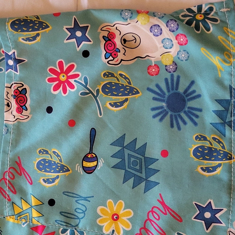 CUTE SCRUBS TOP - Picture 3 of 7